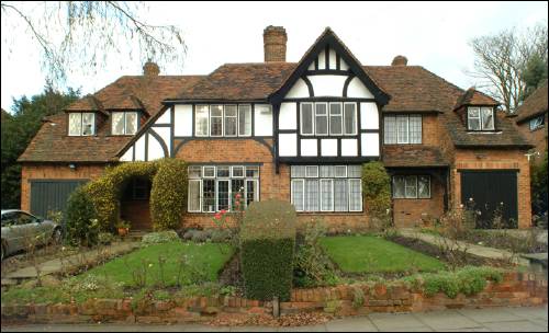 05-7 Edmunds Walk